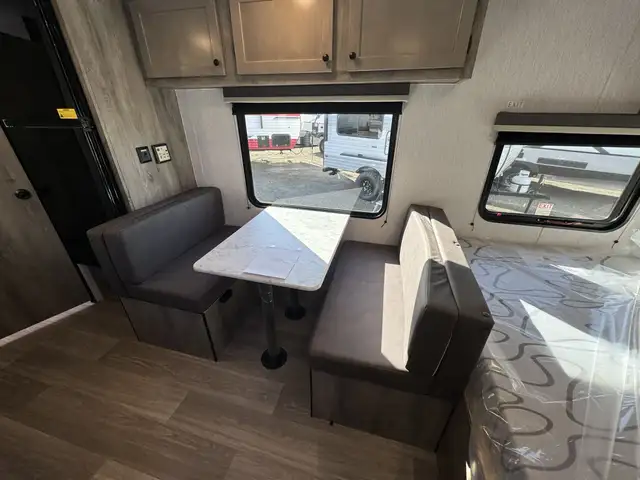 2027 ,Sun Lite,Sunset Park RV 21DB in Travel Trailers & Campers in Kamloops - Image 8