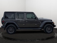 Cloth Low-Back Bucket Seats, Remote Start System, Heated Front Seats, Heated Steering Wheel, Uconnec... (image 5)