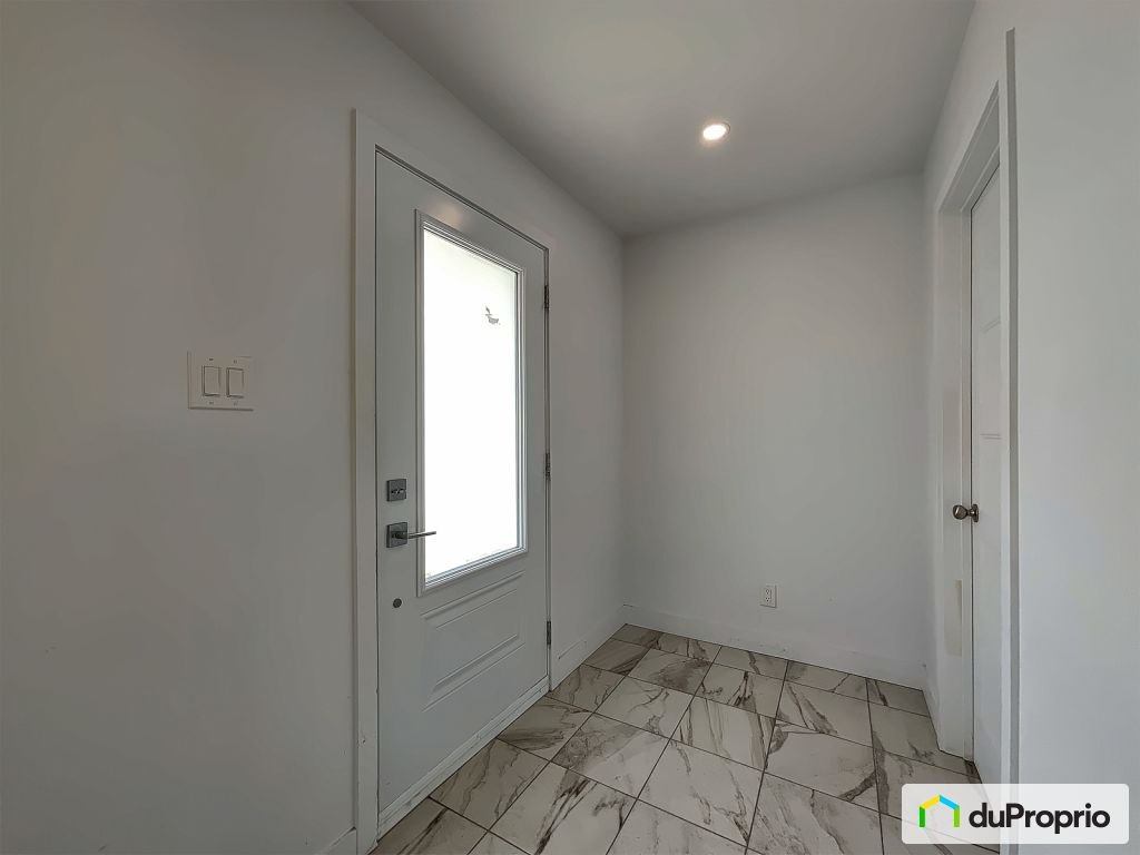 $599,999 - Duplex for sale in Drummondville (St-Nicéphore) — photo 2