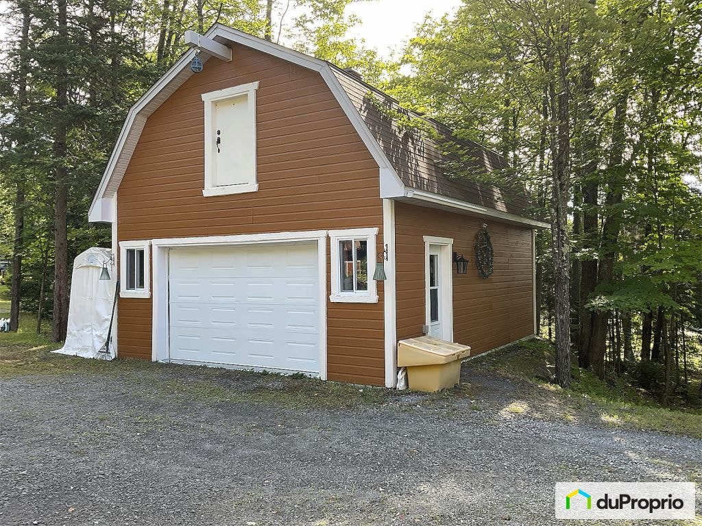 $745,000 - 2 Storey for sale in St-Hippolyte — photo 2