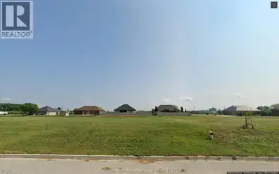 The village of Port Lambton is a great place to build your new home, close to Marinas and walking/bi...