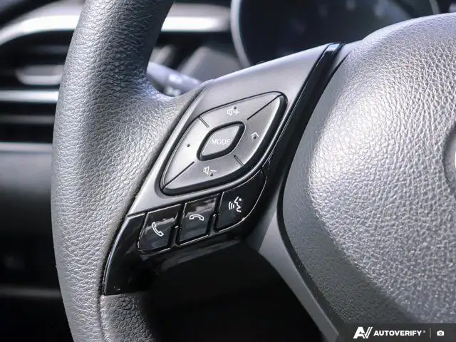 2022 Toyota C-HR LE | Accident Free | Backup cam in Cars & Trucks in Oshawa / Durham Region - Image 15