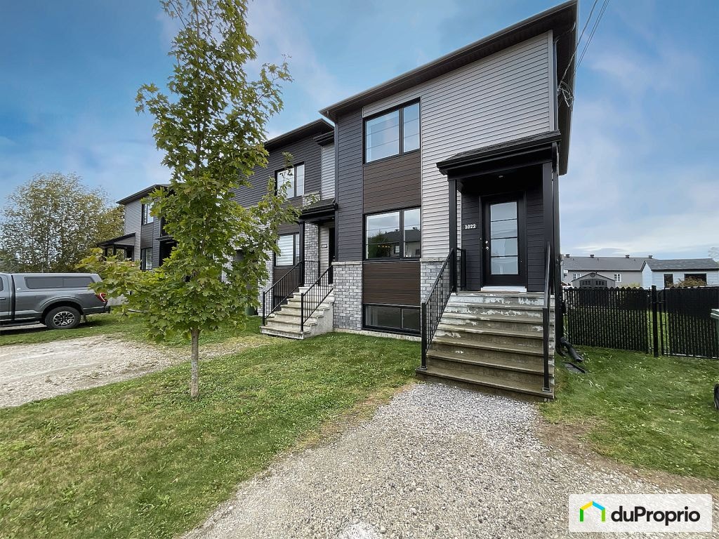 $439,000 - Townhouse for sale in Sherbrooke (Rock Forest) — photo 1
