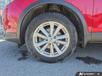 This 2018 Nissan Qashqai SV AWD comes equipped with an Xtronic CVT with manual shift mode, Intellige... (image 9)