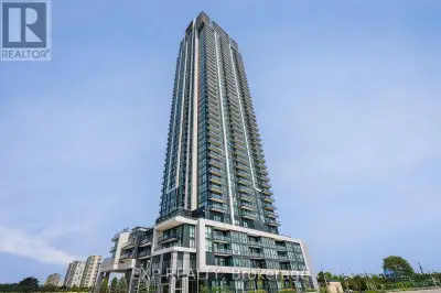 Immaculate and move-in ready 1+Den condo located in the highly sought-after Grand Park 2 Tower, righ...
