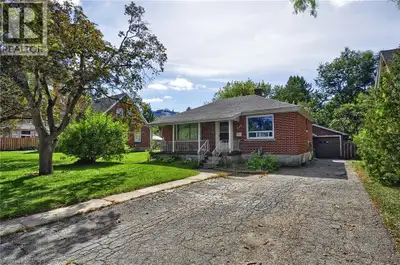 **5-BEDROOM WATERLOO BUNGALOW | FINISHED BASEMENT | DETACHED GARAGE | PRIME LOCATION!** Versatile an...