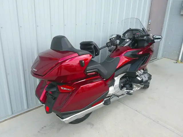 2018 Honda GOLDWING TOUR 1800 ABS Biweekly $125 OAC  in Sport Touring in Edmonton - Image 4