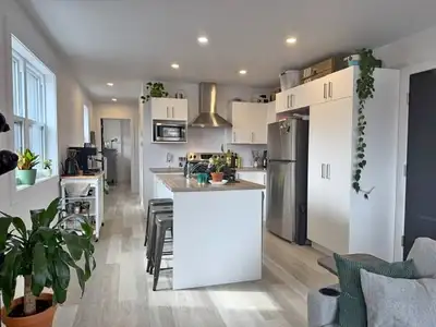 *3410 De Bourbonnière* $2050 Ce magnifique condo 4 1/2 de construction neuve est disponible dès le 1...