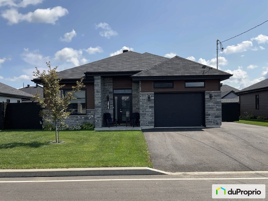 $549,000 - Bungalow for sale in St-Felix-De-Valois — photo 1