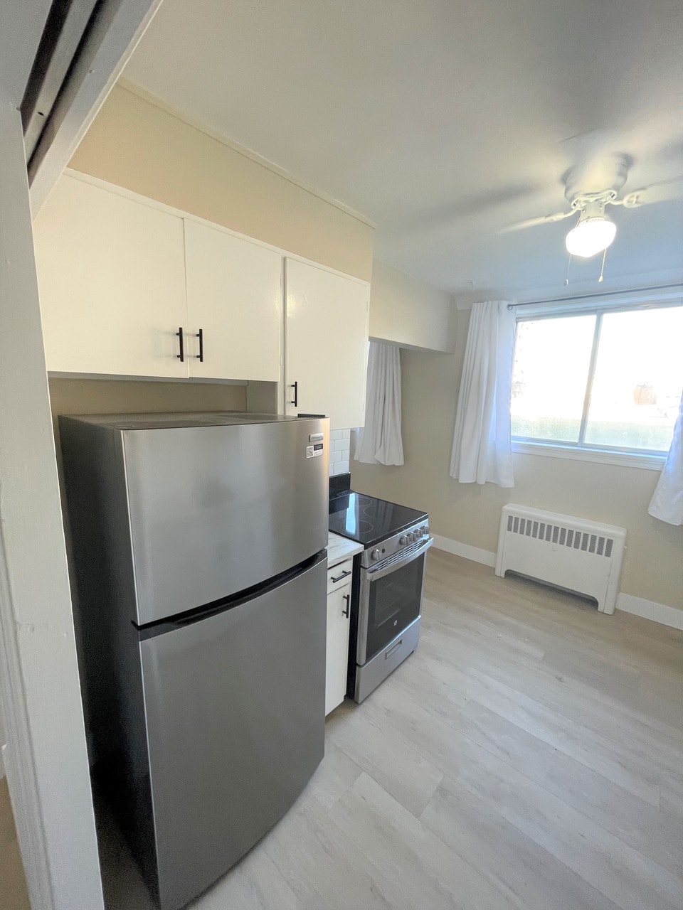 Modern 2 Bedroom 1 Bath Suite - HEAT INCLUDED starting at $1095 2