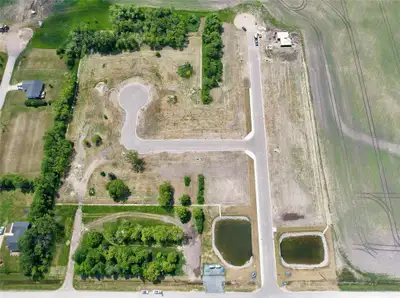 R16//New Bothwell/CONTACT LISTING AGENT FOR BUILDER INCENTIVE! Welcome to the luxurious Sunset Acres...