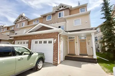 Silver Berry 2 Bed 2.5 Bath SE Edmonton