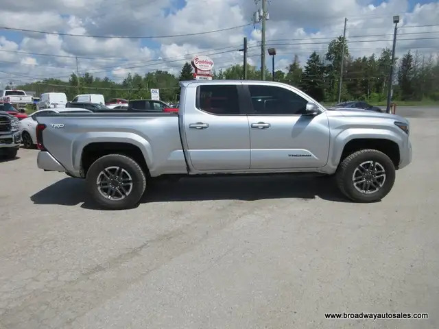 2024 Toyota Tacoma LIKE NEW TRD-VERSION 5 PASSENGER 2.4L - DOHC. in Cars & Trucks in Markham / York Region - Image 8