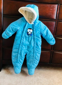 Baby Snow suit Size:6-12months