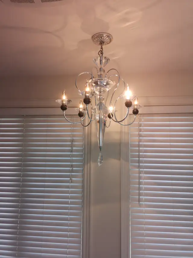 SCHONBEK Rhiannon chandelier choice of colour crystals. in Indoor Lighting & Fans in Markham / York Region - Image 6