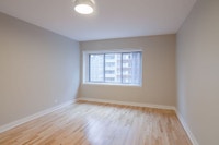 Semi-renovated Akelius two bedroom apartment for rent. Located near Drummond & Sherbrooke W in the D... (image 8)
