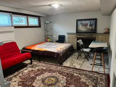 LARGE ROOM GREAT/SAFE AREA NORTH YORK BATHURST AND STEELES