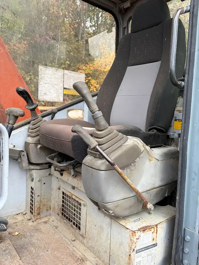 Hitachi Landy EX75UR Excavator in Heavy Equipment in Vernon - Image 5