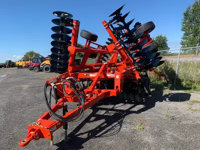 2023 KUHN 8220-22W TANDEM DISC HARROW STOCK # A051016 3-SECTION FRAME 22 FOOT 7 INCH WORKING WIDTH 9...