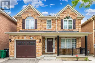 Welcome to this Stunning newly renovated 3 Catchfly Crescent home. This house is a located of Castle...