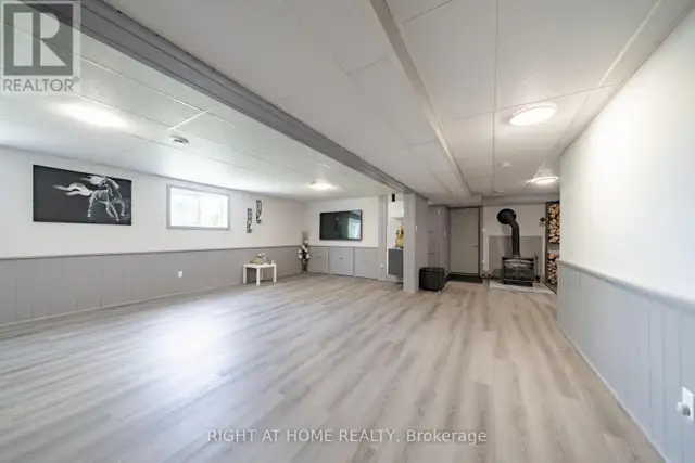 560 CONCESSION ROAD 15 W Tiny, Ontario in Houses for Sale in Barrie - Image 30