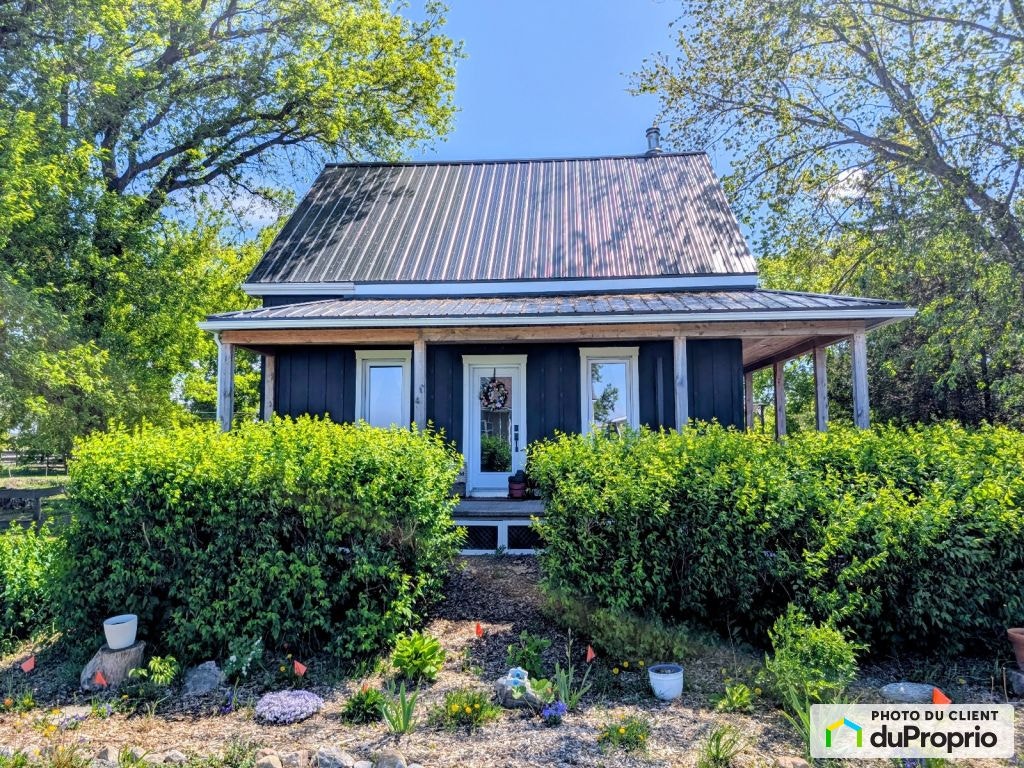 $499,000 - Acreage / Hobby Farm / Ranch in St-David-D'Yamaska — photo 1