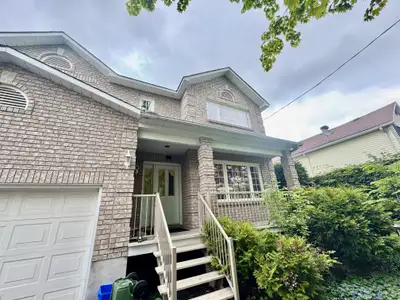 Spacious rooms available for rent at 205 Glynn Avenue in Ottawa Spacious rooms available for rent at...