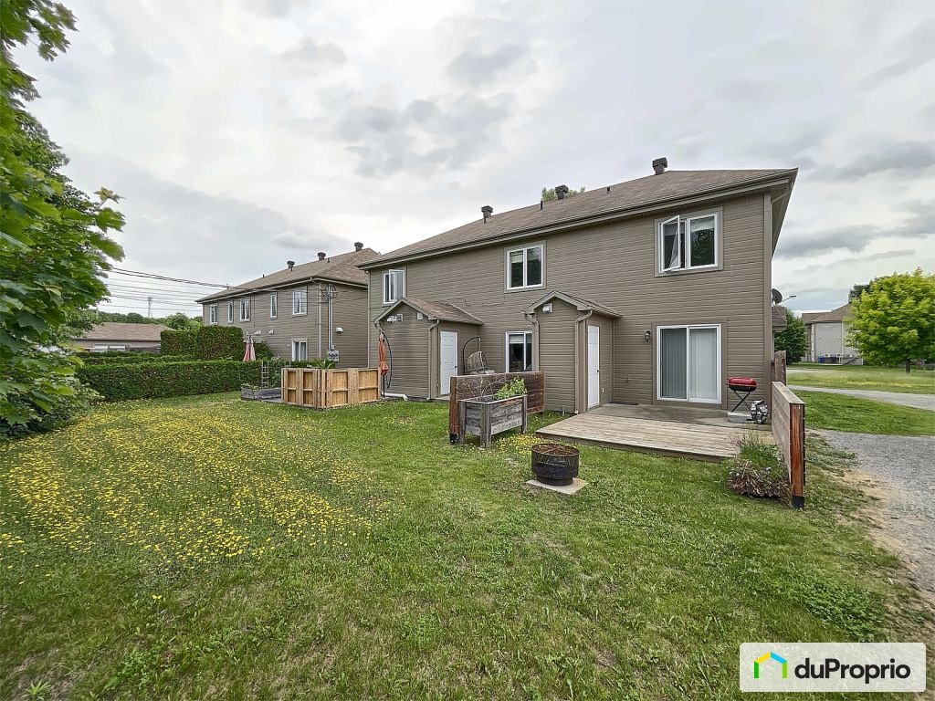 $929,000 - Triplex for sale in Trois-Rivières (Pointe-Du-Lac) — photo 1