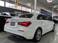 **FORMER DAILY RENTAL** **NEW-YEAR SPECIAL!** FEATURING : 4MATIC AWD, DIGITAL GAUGE CLUSTER NAVIGATI... (image 4)