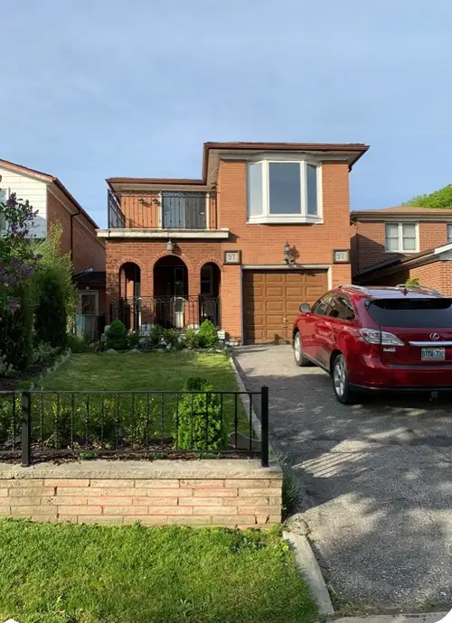 For female only. One bed room available in a 4 bedroom large Private home with huge balcony in Toron...