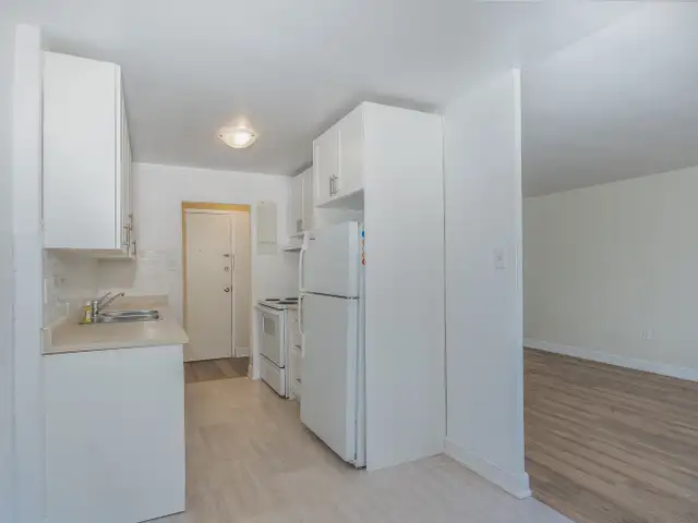 Port Elgin 2 Bedroom Apartment for Rent: in Long Term Rentals in Owen Sound - Image 7