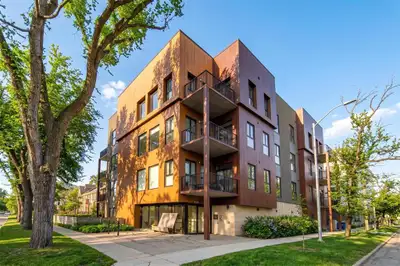1Bw//Winnipeg/Welcome to The McMillan! This rarely offered and sought-after boutique condo in the he...