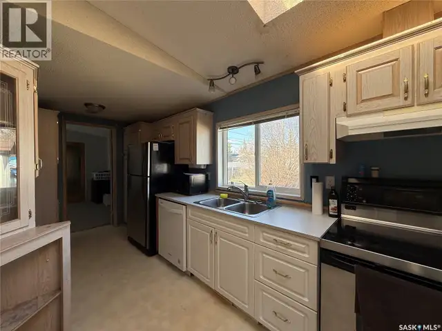 710 1st AVENUE W Kindersley, Saskatchewan in Houses for Sale in Saskatoon - Image 17