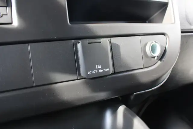 2023 GMC Savana Cargo Base in Cars & Trucks in Comox / Courtenay / Cumberland - Image 29