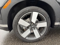 Vehicle Description This Clean CARFAX Hyundai Santa Fe Preferred with Trend Package delivers a premi... (image 9)