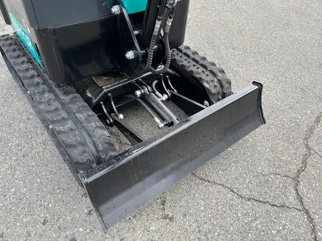 2024 agt Industrial Green QH13R Mini Excavator 420CC Gas Engine  in Heavy Equipment in Richmond - Image 22