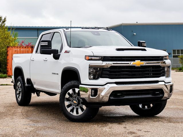 2025 Chevrolet Silverado 3500HD LT in Cars & Trucks in Strathcona County - Image 2