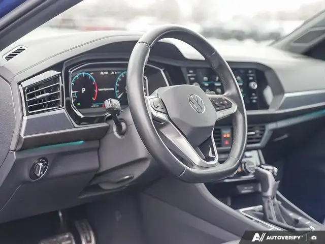 2023 Volkswagen Jetta Comfortline | LOW KMS | Moonroof in Cars & Trucks in Windsor Region - Image 14