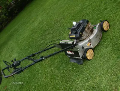 J O H N --DEERE--SELF-PROPEL--*CADiLAC .of.  MOWERS*, View more