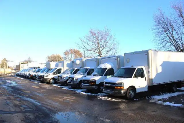 2024 Chevrolet Express 3500 CUBE 14 PIEDS + DECK 6.6 L / 39.000  in Cars & Trucks in Laval / North Shore - Image 28