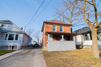 **NEWLY RENOVATED** BEAUTIFUL 3 BEDROOM HOUSE IN ST. CATHARINES!