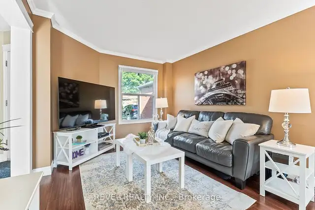 Perfect Place to Start! in Houses for Sale in Oshawa / Durham Region - Image 3