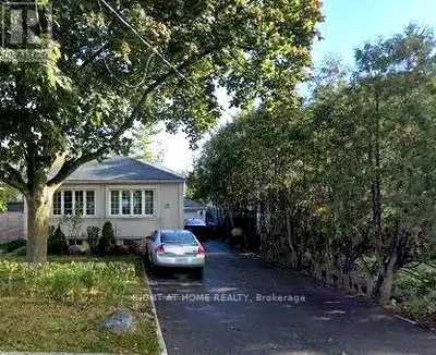 Charming 2 Bedrooms Rental Fully Furnished in Prime Location Near Yorkdale Mall & Subway with excell...