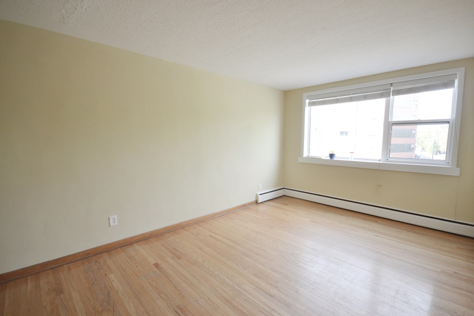 AVAILABLE NOW! 1-Bedroom Suite Available at Portage Ave West! 3
