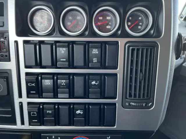 2020 Mack Anthem 64T 70 18 speed in Heavy Trucks in Regina - Image 27