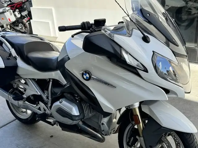 2018 BMW R 1200 RT ALPINE WHITE PREMIUM-WHITE! in Street, Cruisers & Choppers in Saskatoon - Image 8