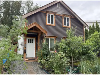 Why settle for shared walls when you can own this DETACHED 3 bed, 2 bath home for the price of a tow...
