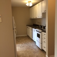 This attractive building is located on a cul-de-sac at the top of Main Avenue in Fairview. Most unit... (image 1)