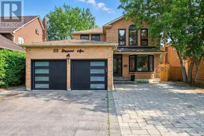 Bright & Spacious 2-Bedroom Basement Apartment for Rent in PickeringWelcome to this beautifully reno...