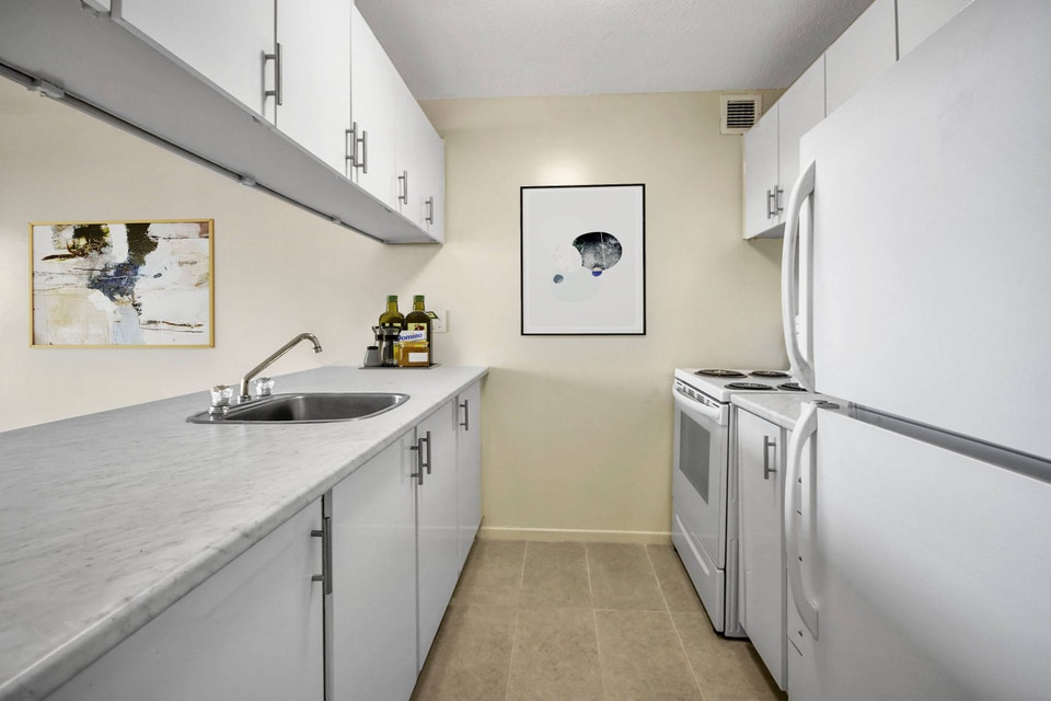 Apartment for Rent: Studio - Pleasant Park 4